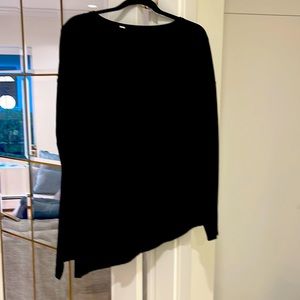 Lululemon T shirt - tied or hang down